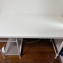 Ikea 机＆椅子の画像