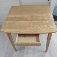 ダイニングテーブル二人用食卓（幅75cm×奥行70cm×高さ70cm）の画像