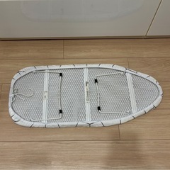 IKEA 卓上アイロン台の画像