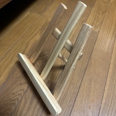 【無料】ダイソー ゴムの木 イーゼル大の画像