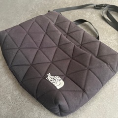 THE NORTH FACE キルティングサコッシュバッグの画像