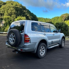三菱　パジェロ　ロング　7人乗り　リフトアップ　車検ありの画像