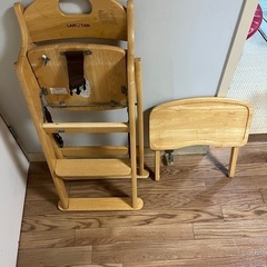ベビー用品　椅子　テーブル付きの画像