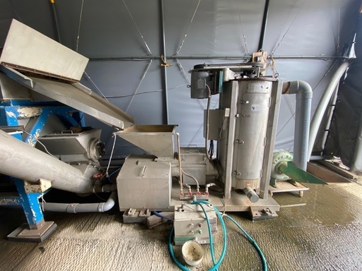 プラスチック洗浄脱水機