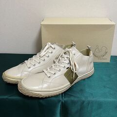 日本製スニーカーの画像