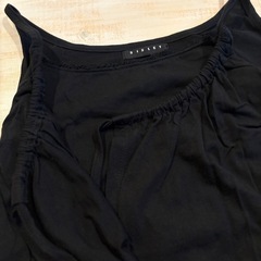 可愛い！SISLEY黒 ノースリーブトップス　フリーサイズの画像