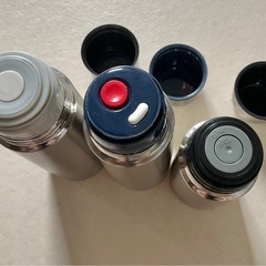 ステンレス水筒 3個 ケース付きの画像