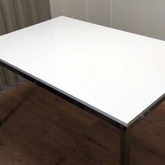 IKEA　ダイニングテーブル 135x85x75cm 天板ガラス製の画像