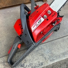 美品実働中古/農機具【シングウ 新宮商行 エンジンチェンソー efco137 35cm 】新品替え刃付き。引き取り希望🙇‍♂️の画像