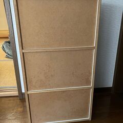 収納ラックの画像