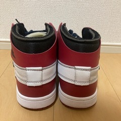 オフホワイト × ナイキ エアジョーダン1 レトロの画像