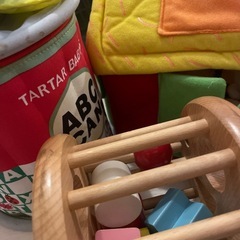 知育玩具など3点の画像