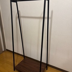 ハンガーラックの画像