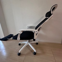 オフィスチェア リクライニング フットレスト付 ランバーサポート付 ロッキング機能 ハイバック 肘付き 高さ調節 メッシュ チェア 椅子の画像