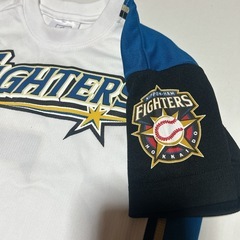 ファイターズTシャツ　110
の画像