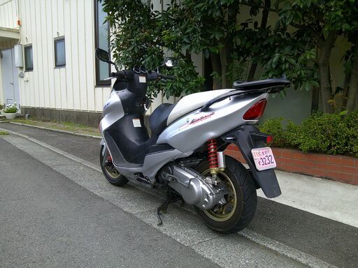 スズキ　アヴェニス125　電装カスタム実働車　バッテリーフル充電　タイヤ前後バリ山　ナンバー登録書類有り スズキアヴェニス125電装カスタム実働車バッテリーフル充電タイヤ前後