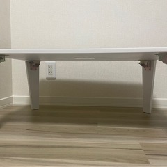 白いテーブル ニトリ 机 折りたたみ可能の画像