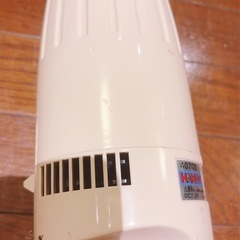マキタの掃除機（HANDY　VAC　4071D　7.2v） マキタの充電器（DC1439） のセットです。の画像