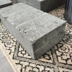 コンクリートブロック／セメントレンガ 4つの画像