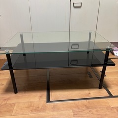 ガラステーブル　テーブルの画像
