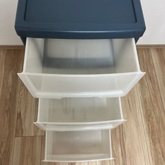 ３段キャスター付き収納ラックの画像