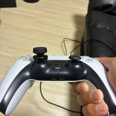 PS5 本体＋付属品1式の画像