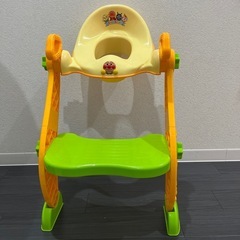 アンパンマンの補助便座ステップ付きトイトレの画像
