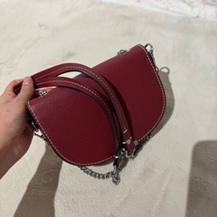 赤可愛いバッグの画像