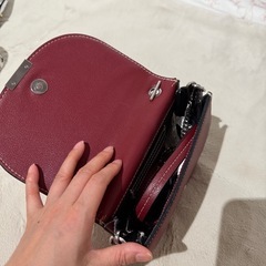 赤可愛いバッグの画像