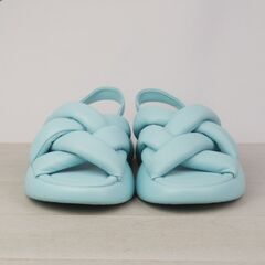 良品　STEVE MADDEN 厚底パフィーストラップサンダル 22.5cmの画像