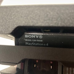 ps4 pro とソフト2つの画像