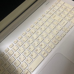 dynabook ノートPC ホワイト ACアダプター付き（ジャンク品）の画像