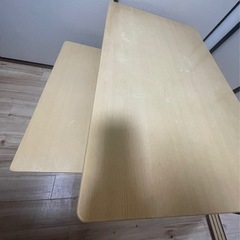 ダイニングテーブルの画像