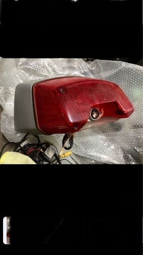 GSX750Eテールランプベース値下げ20000円かGSX250.400ザリテールランプ交換出来る方