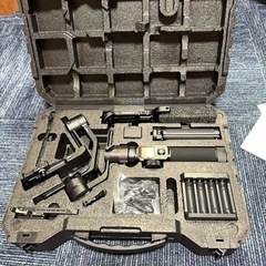 Manfrotto MVG460 ジンバル スタビライザーの画像