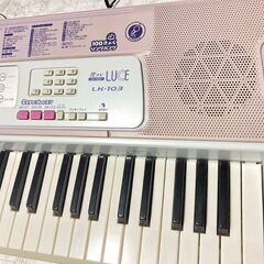 カシオ 電子ピアノ 光ナビゲーションキーボード 61鍵盤　LK-103 取扱説明書ありの画像