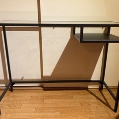 IKEA VITTSJO ガラステーブルの画像