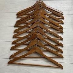木製ハンガー　Qualsen 含む30本　の画像