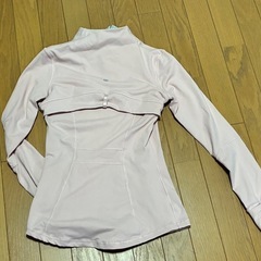 ルルレモン　lululemon 淡いピンク 長袖 ラッシュガード　ジッパー付　サイズ4 の画像