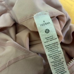 ルルレモン　lululemon 淡いピンク 長袖 ラッシュガード　ジッパー付　サイズ4 の画像
