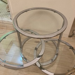 ガラステーブルの画像