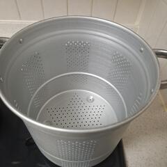 パスタ鍋兼蒸し器　テフロン加工　２４日までの画像