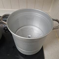 パスタ鍋兼蒸し器　テフロン加工　２４日までの画像