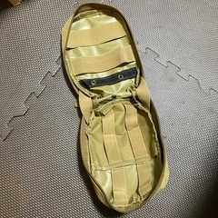 サバゲ　タクティカル　ベスト　防弾　チョッキ　ポーチ　マガジン　ハンドガン　エアガン　の画像