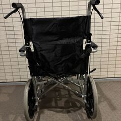 車いす（非自走タイプ）の画像