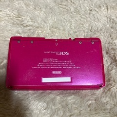 3DS本体と充電器セットの画像