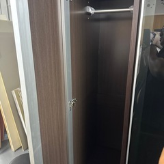 衣類収納棚の画像
