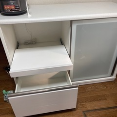 食器棚の画像