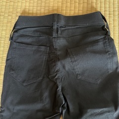 ENVYM黒スキニーの画像