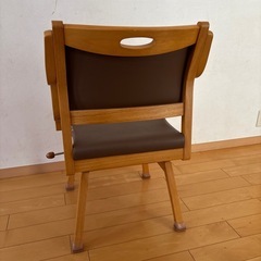 貞苅椅子製作所 ダイニングチェア 座面回転 90°ロック 高齢者 介護 介助 の画像